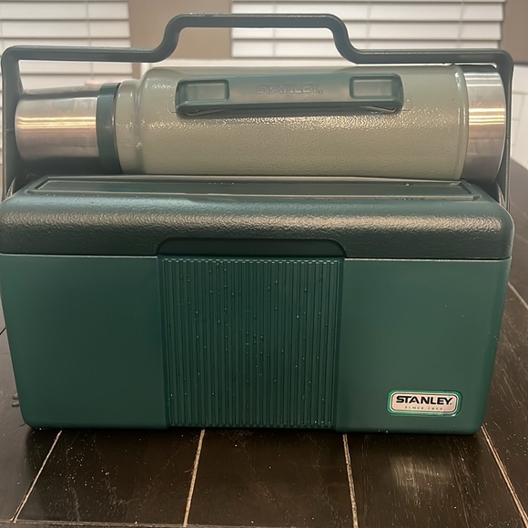 RARE Stanley Green Thermos and Cooler Set Great for Camping 🏕️ - Picture 5 of 7
